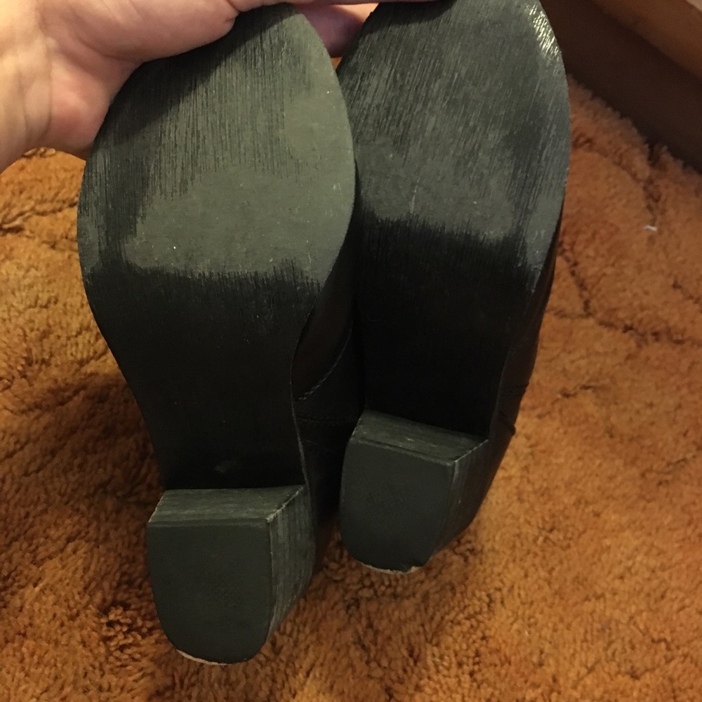 Heeled Boots - Picture 8 of 9